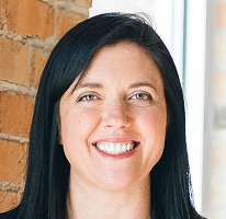 Sophie Hartwell, responsable du support client dans une équipe de service, portrait